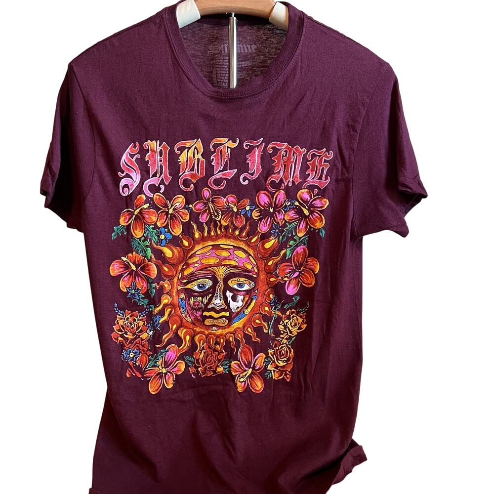 Sublime Women's Red Floral Graphic Short Sleeve T-Shirt - Size Medium - NWT